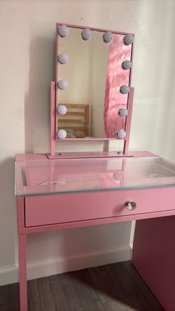 Impression vanity for kids