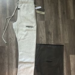 Essentials Fear Of God Light Oatmeal Sweats Size Small New 