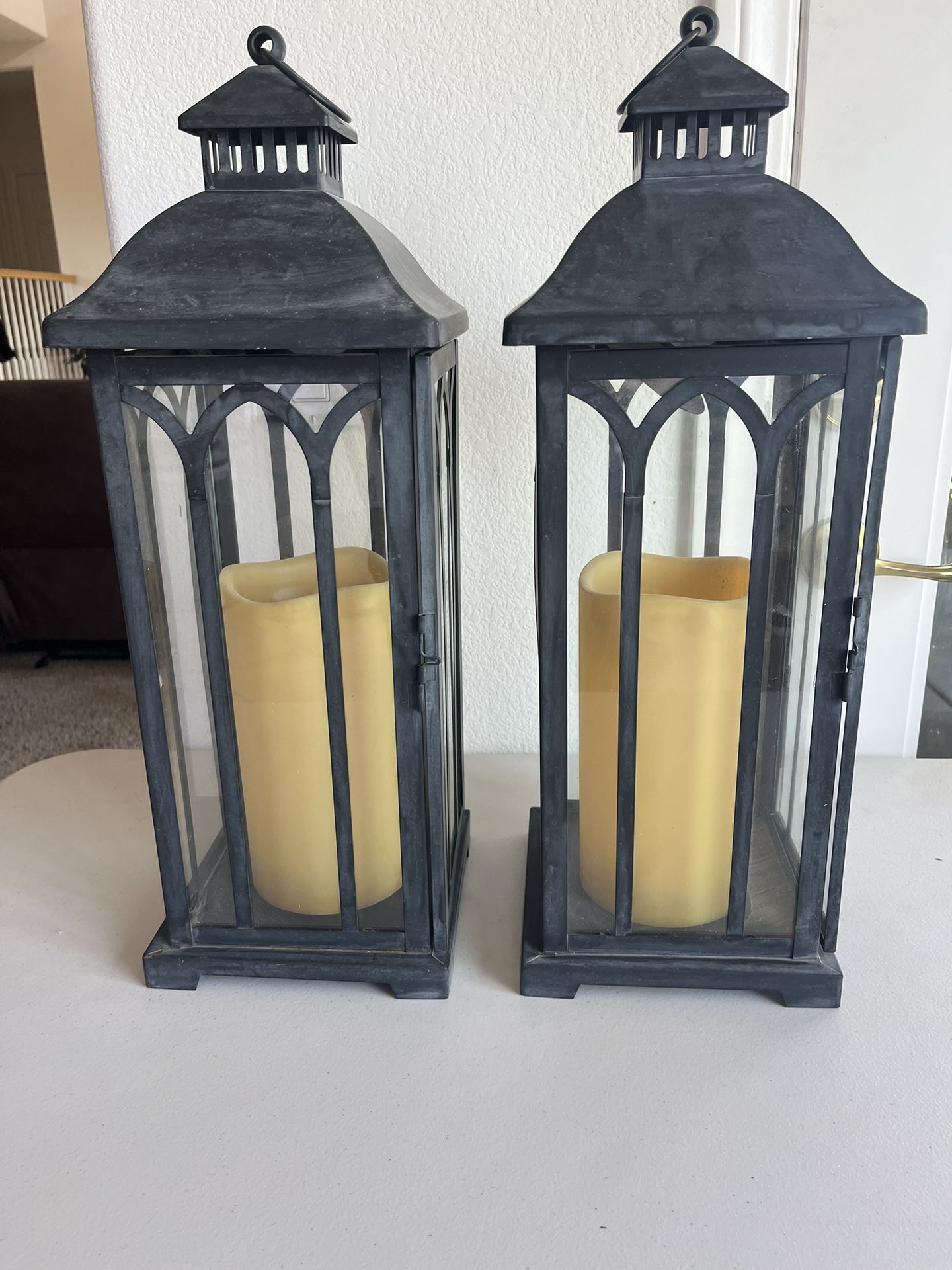 BATTERY POWERED CANDLE HOLDERS 