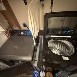 Samsung Washer And Dryer Set. 