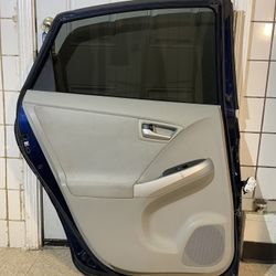 Prius 2010-2015 Rear left Door (read description)