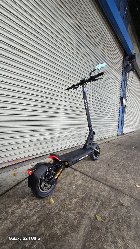 ELECTRIC SCOTER 1200W POWER MOTOR-28MPH-,33MILES RANGE-MAX. LOAD 330LBS.