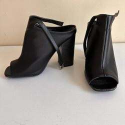 Black Block Heel