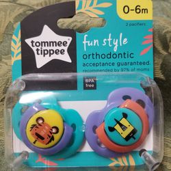 Tommee Tippee 0-6 Months 2 Pack Pacifiers Thumbnail