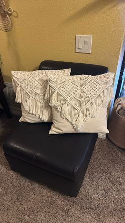 Accent Pillows 