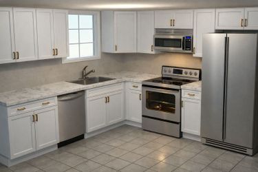 10' x 10' Kitchen Cabinets White Shaker
