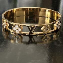 Beautiful Gold Plated Luxury Bracelet 