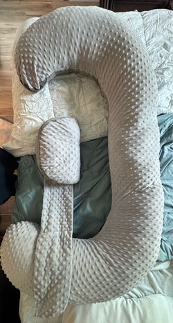 Pregnancy pillow