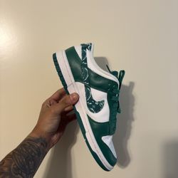 Green Dunks 7.5 / 9w 