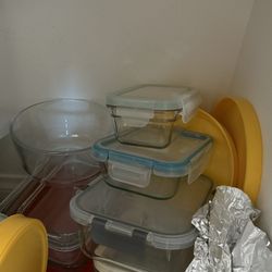 Used bowls Glass With Lid And Cutting Board