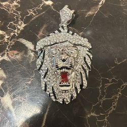 Lion Head Pendant 