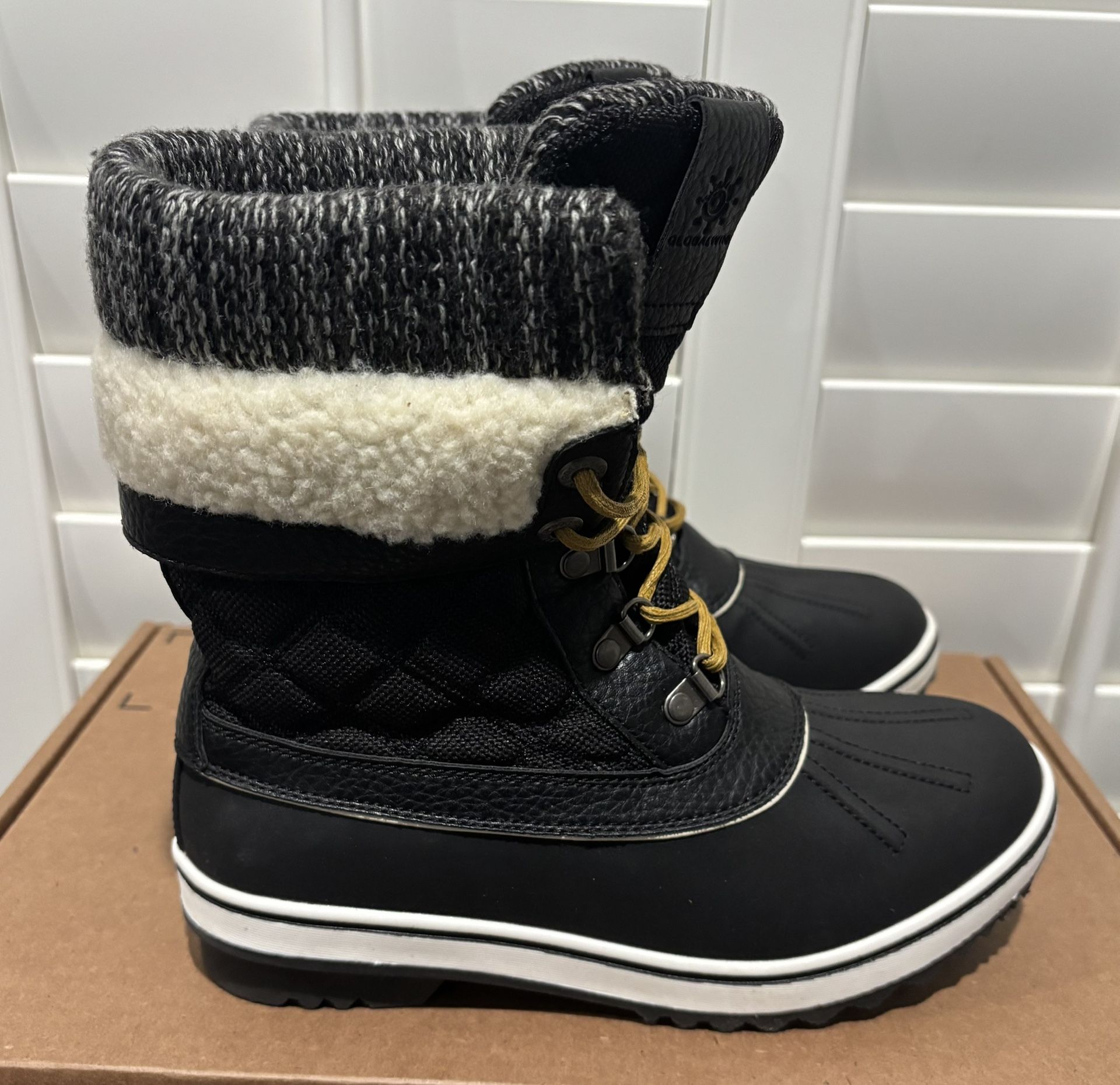 New GLOBALWIN Women's Insulated Waterproof Winter Snow Boots (Women’s Size 8) - $30