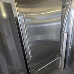 36" THERMADOR BUILT IN BOTTOM FREEZER STAINLESS STEEL 