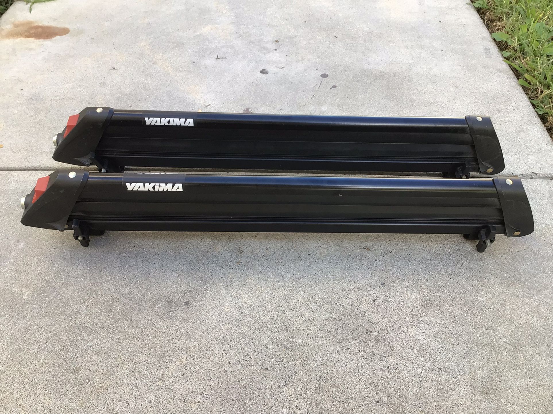 Yakima ButtonDown 6 Snowboard/SkiRacks with Locks