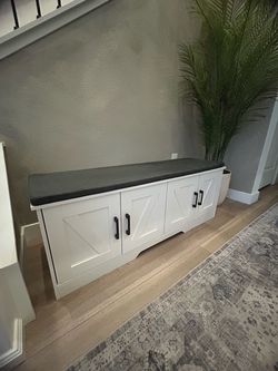 White Farmhouse Storage Bench with Cushion