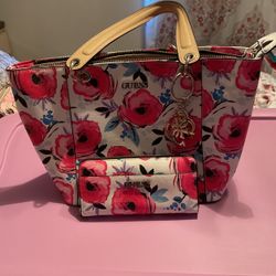 GUESS Flowered Purse W/wallet