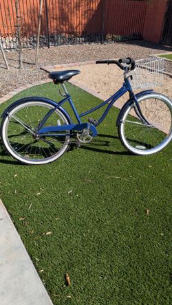 Beach Cruiser -26 inch tires, 17 inch frame, Front basket