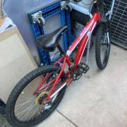 Boys Diamondback Cobra 24 Mountain Bike Bicycle