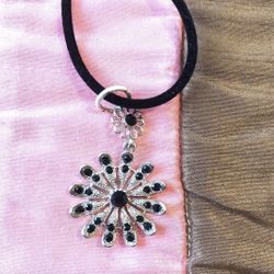Black Pendant Necklace 