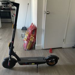 Black H10k Pro Hovermax Scooter
