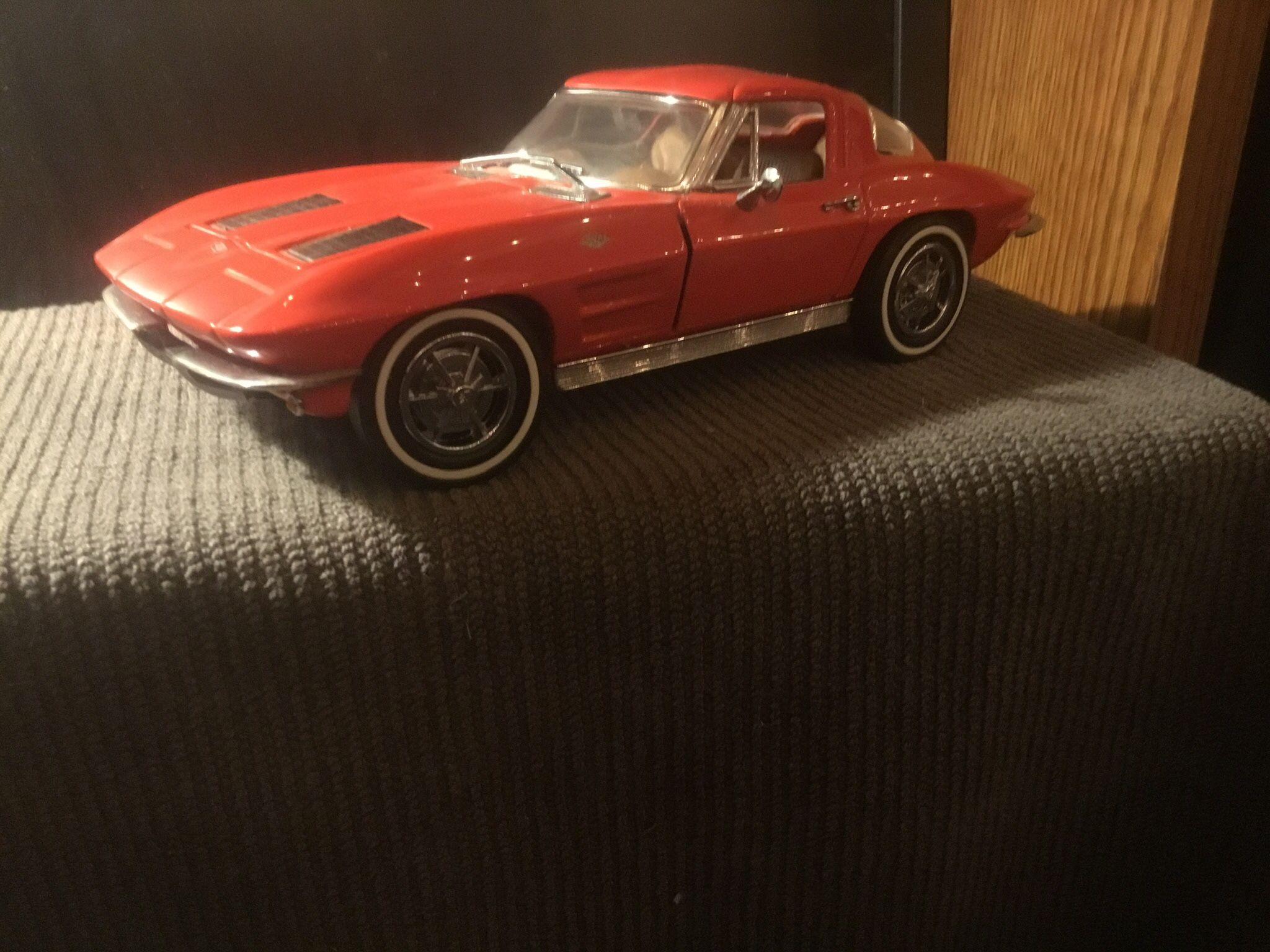 1963 split window Chevy Corvette die cast kit