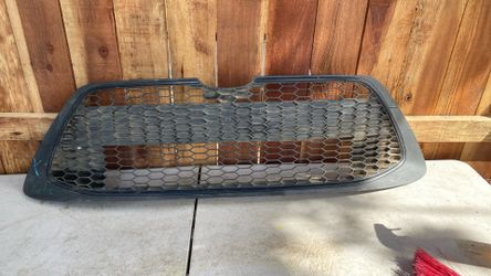 2019-2020 TOYOTA COROLLA FRONT  BUMPER GRILLE Lower OEM 53102-12070 *scratched