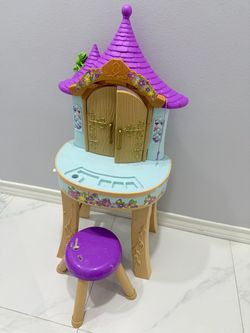 RAPUNZEL PLAY VANITY $15