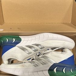 Adidas Shoe Men’s 9 1/2