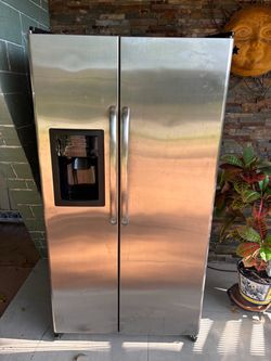 Stainless Steel Side-by-Side Refrigerator with Ice Dispenser