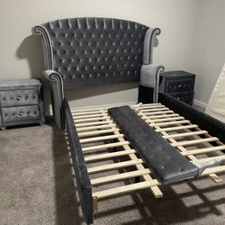 Queen Size Bedroom Set ! 
