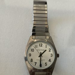 Waltham Quartz Analog Watch Water Resistant 30m Singapore Movement...NEW BATTERY