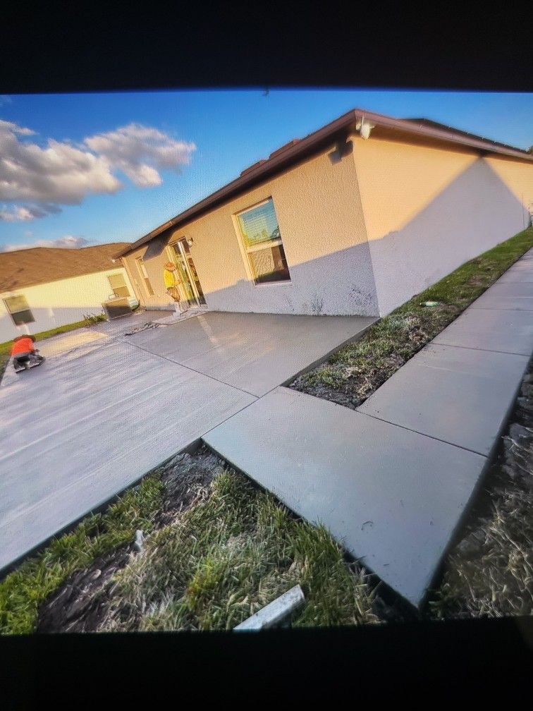 Need A New Driveway? We Do All Types At Good Prices Give Us A Call !!! We Offer Free Estimates🔹 ✅ 🟡 🟦