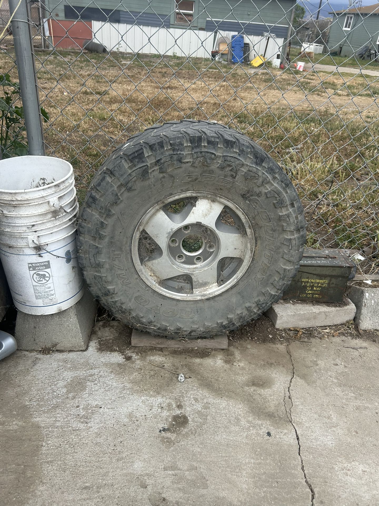 Toyo M/T LT305/70R16