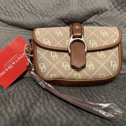 Brand New Dooney and Bourke Wristlet - PICKUP IN AIEA - I DON’T DELIVER 