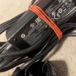 HP 19.5 V LAPTOP ADAPTER 