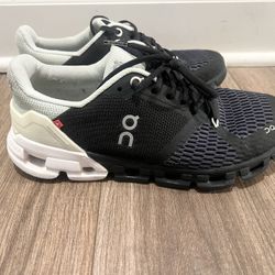 Woman’s On Cloud shoes size 7 For Women