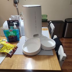 Automatic Pet Feeder (Double Bowls)