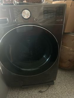 LG ThinQ Smart Front-Load Washer with Steam (Black Stainless Steel)