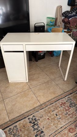 IKEA Micke Desk