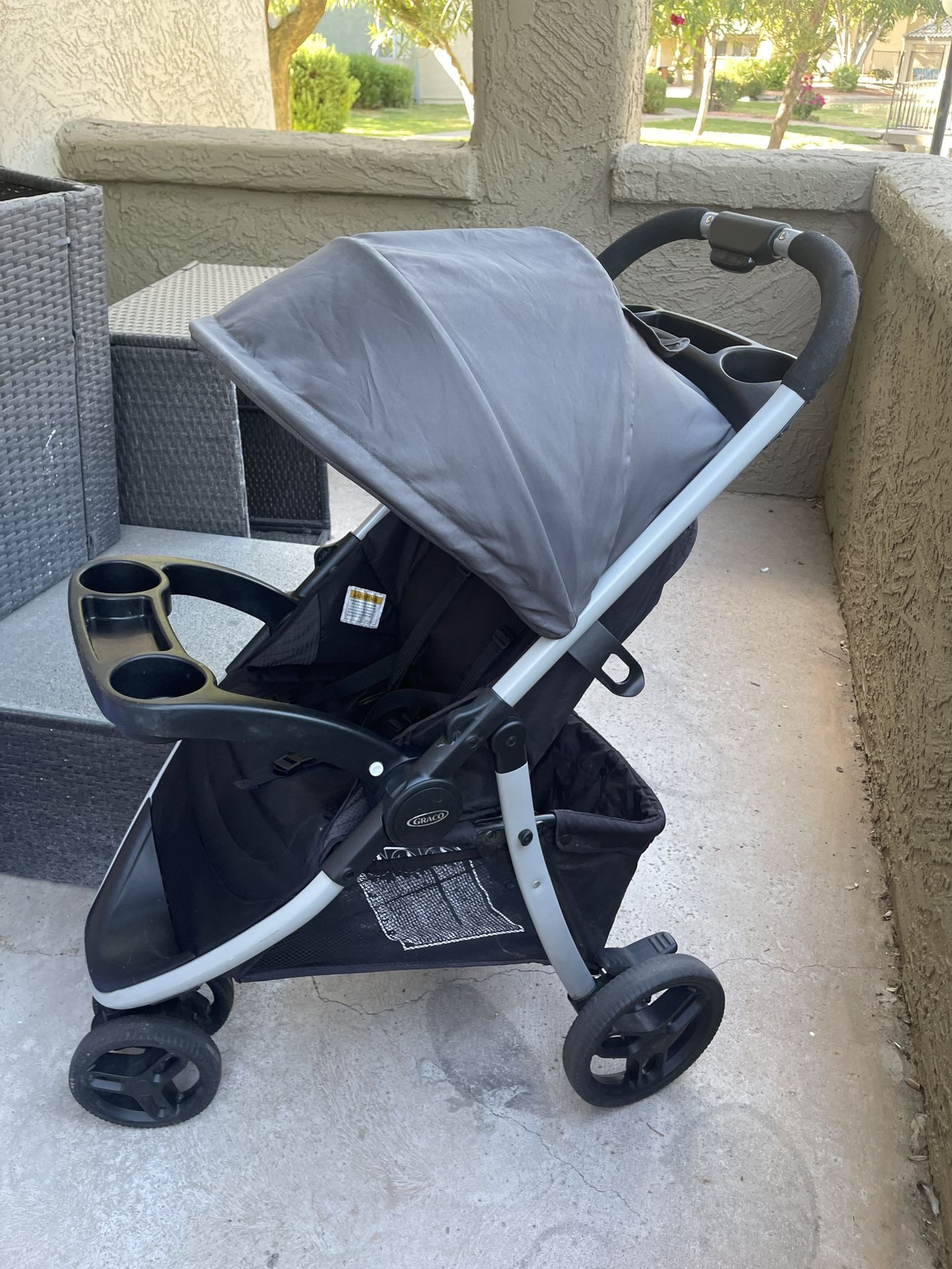 Graco Stroller / Infant to Toddler Stroller