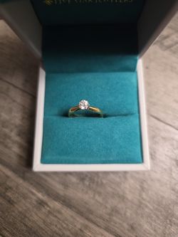 Diamond Ring 18k Size 6.25