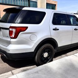 2017 Ford Explorer XLT 6000.00 OBO 