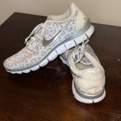 $25Nike Cheetah Shoes Size 9.5