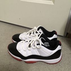 VNDS JORDAN 11 LOW SIZE 9.5