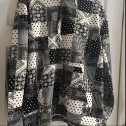 Quilt hoodie Size medium (2)