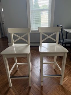 FREE 2 Bar stools take as is Free Must Go ASAP