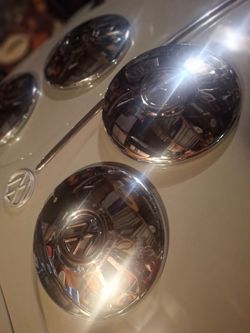 Vw Hubcaps for 4 lug rims Exellent Condition Firm