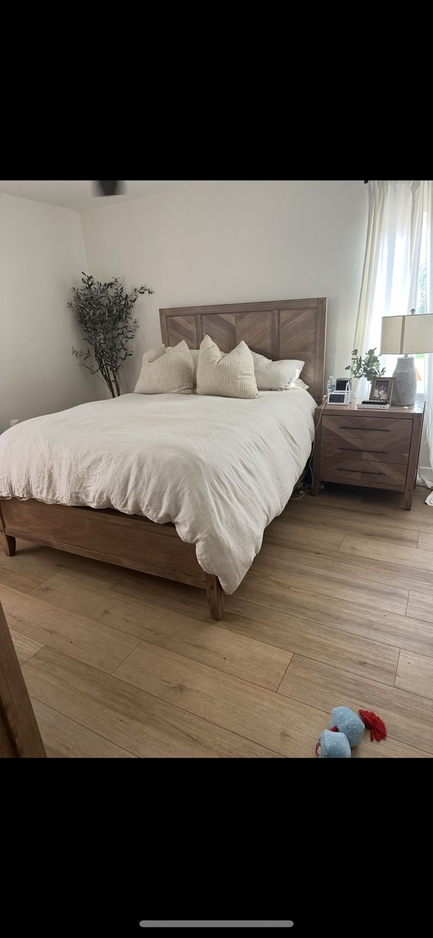 Queen Bedroom Set With Dresser