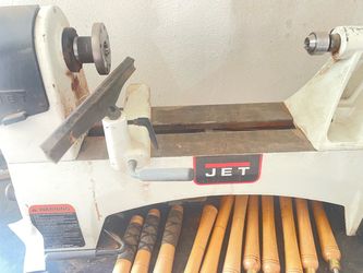 Wood lathe and tools