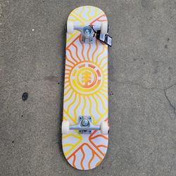 ELEMENT SKATEBOARD SIZE 7.75 AND 8.0 